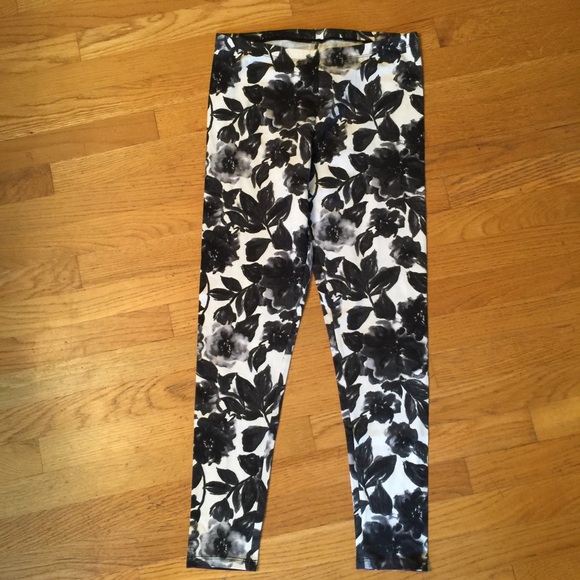 Simply Vera Vera Wang Pants - SIMPLY VERA Vera Wang B&W Floral Leggings
