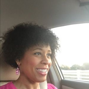 Meet your Posher, Charmaine