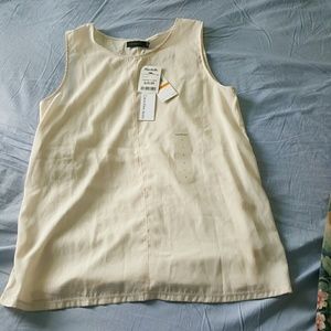 Creamy cream Sleeveless top