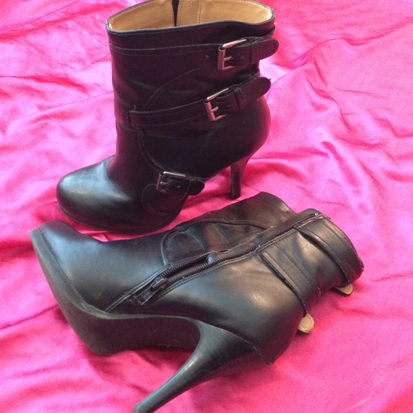 SOLD//Nine West Boots