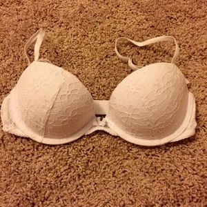 Gilly Hicks Bra