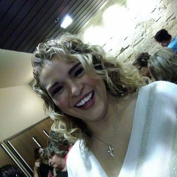 Meet your Posher, Julie - Picture 5 of 8