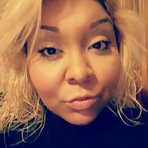 Meet your Posher, Isela