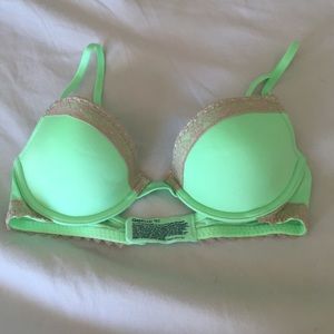 🎉🎉REDUCED🎉🎉GAPbody bra! :)