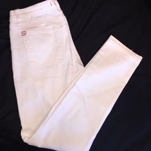 White skinny jeans.