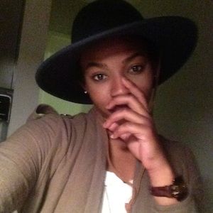 Meet your Posher, Ashley