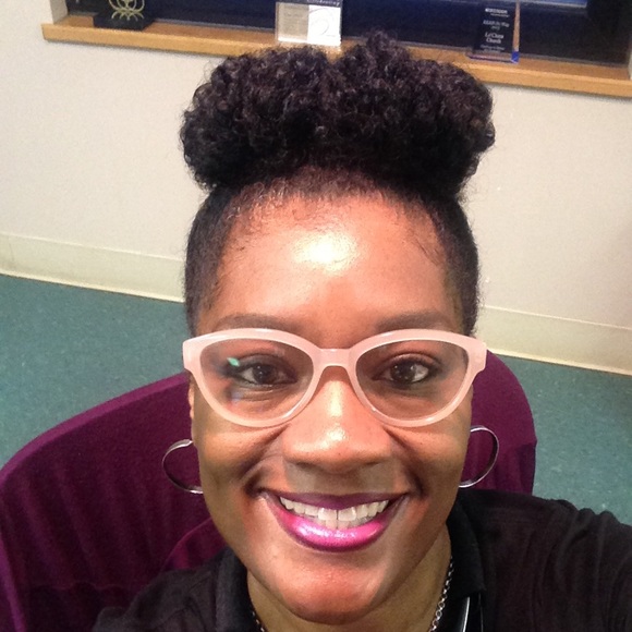 Meet your Posher, Lachera - Picture 2 of 2