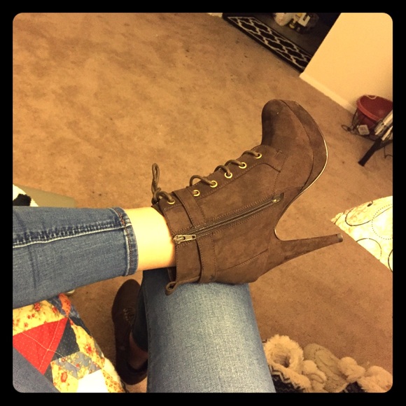 Super super super Nice Guess boots💋💋