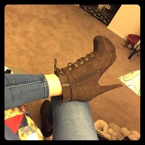 Super super super Nice Guess boots💋💋