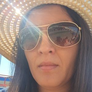 Meet your Posher, Vicky