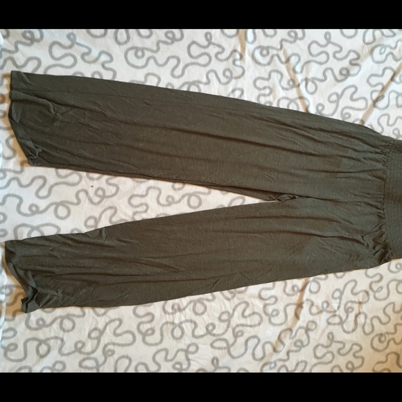 Long knit olive pants