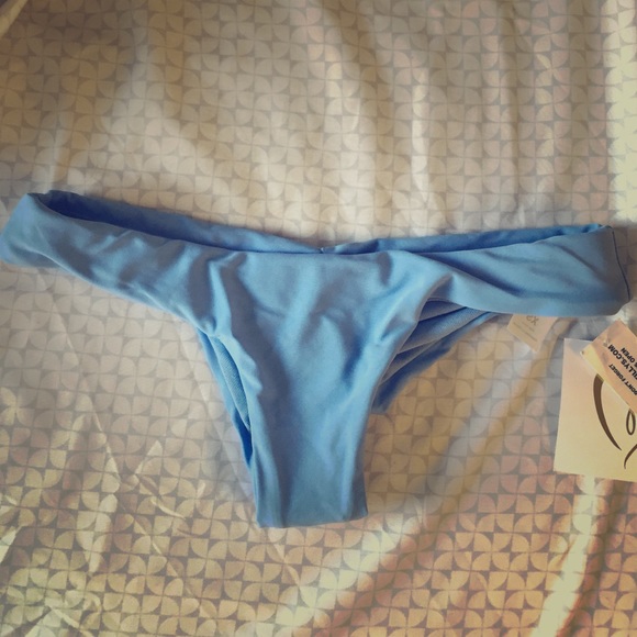 Periwinkle scrunch bikini bottoms