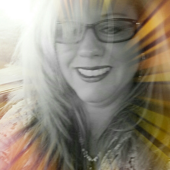 Meet your Posher, Tracy - Picture 1 of 1