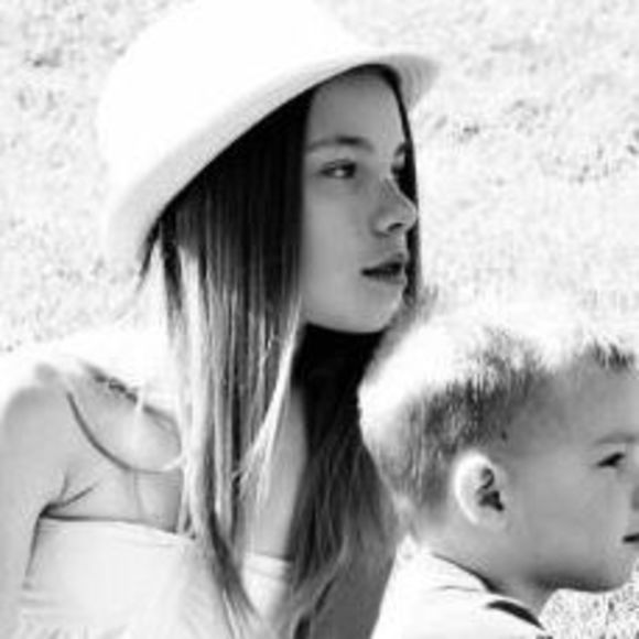 Meet your Posher, Christina - Picture 1 of 1