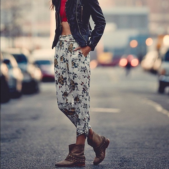 Free People Pants - SOLD🎉Free People Floral Harem Pants