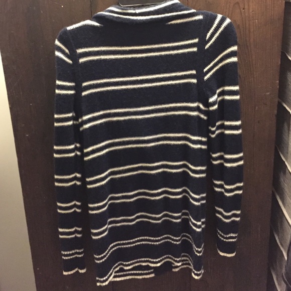Banana Republic Sweater - Picture 3 of 4