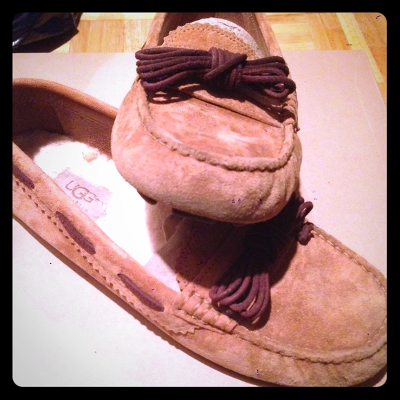 Ugg meena moccasins loafers size 7.5 brown color