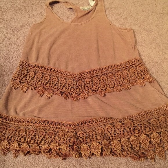 Gimmicks by BKE tank top