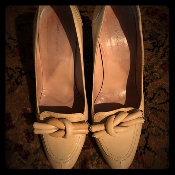 Balenciaga Cream Patent Leather Pumps in GUC- 7.5