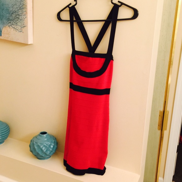 BEBE BODYCON DRESS