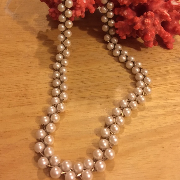 Vintage 1975 Avon pearl necklace - Picture 3 of 4