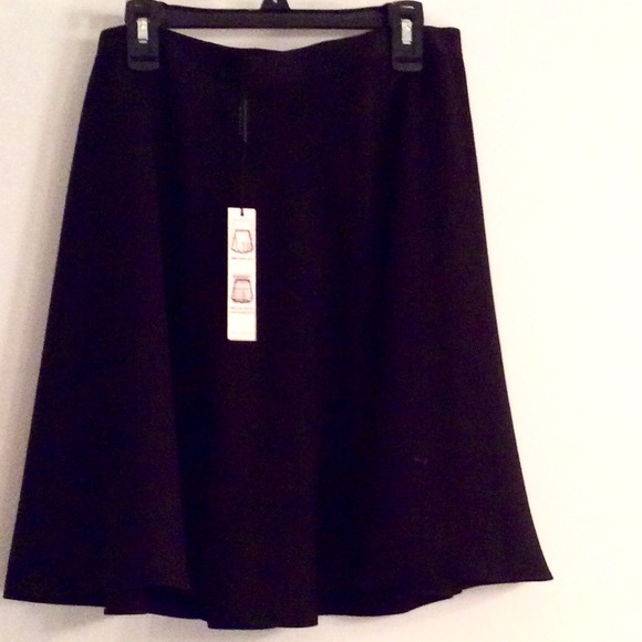 GORGEOUS TAHARI SWING SKIRT. NWT!!! FINAL SALE!! - Picture 3 of 4