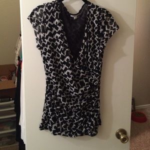 NY&C V neck blouse