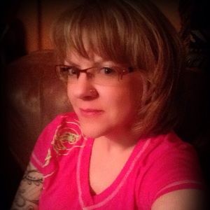 Meet your Posher, Dee