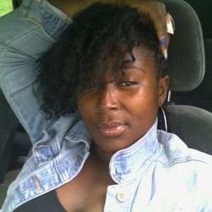 Meet your Posher, Latoya