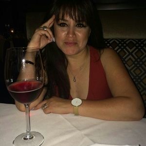 Meet your Posher, Melvia