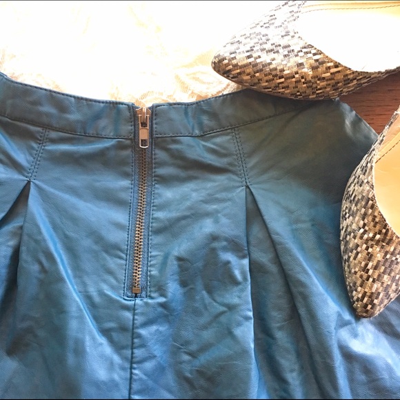 ✨Faux Leather A-Line Skirt✨ - Picture 4 of 4