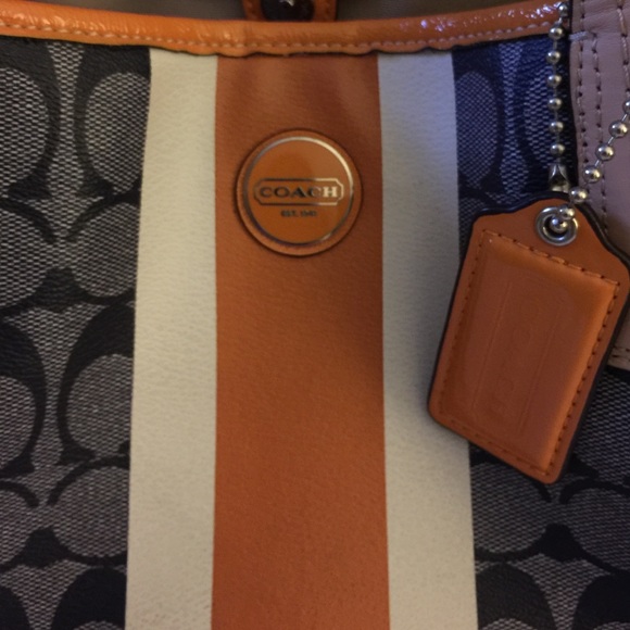 Coach purse and matching wallet fall colors - Picture 2 of 4