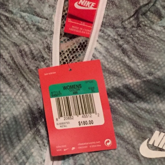 NWT💚Nike Women's Tech Hyperfuse Windrunner - Picture 4 of 4