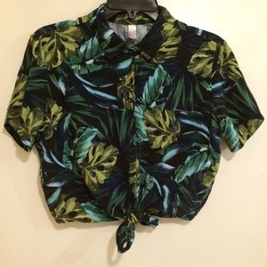 NWOT Jungle Leaves Print Mid-Length Tie Up