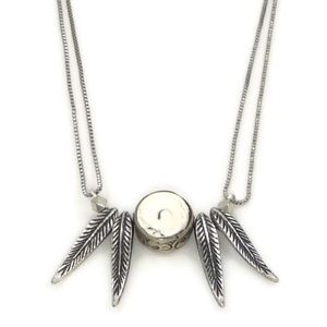 A feather's dream brass necklace