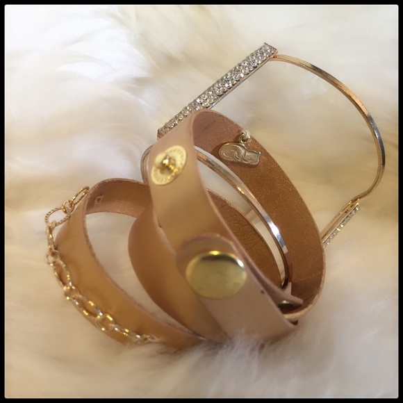 ❗️Gold Wrap Bracelet - Picture 4 of 4