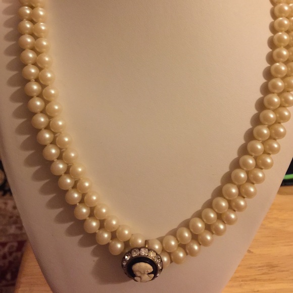 Vintage pearl cameo necklace - Picture 2 of 4