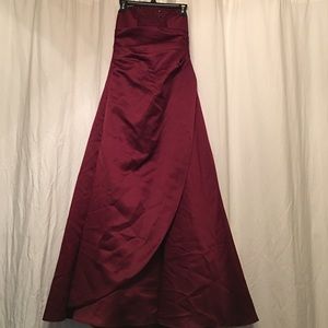 Maroon David's bridal dress strapless