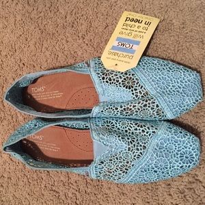 Light blue lace Toms