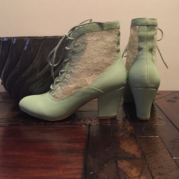 Mint Green Booties! - Picture 3 of 4