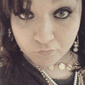 Meet your Posher, Holly