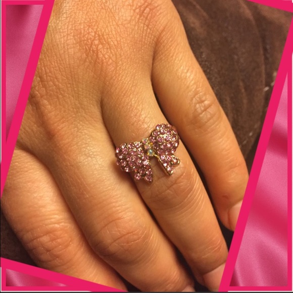 Jewelry - Pink bow ring