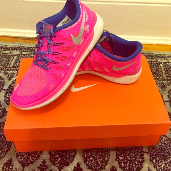 New Nike Free 5.0 hot pink and blue