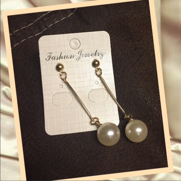 Dangling pearl earrings - Picture 2 of 2