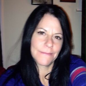 Meet your Posher, Debi