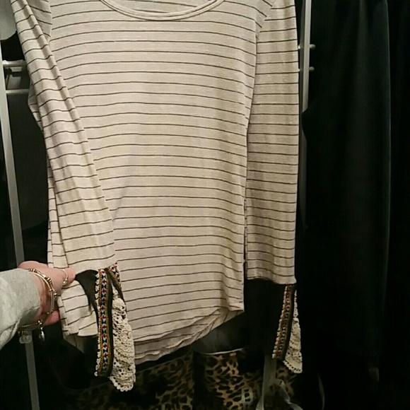 Buckle brand top euc - Picture 3 of 3