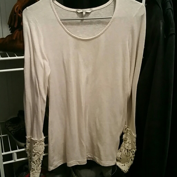 Buckle brand top - Picture 3 of 3