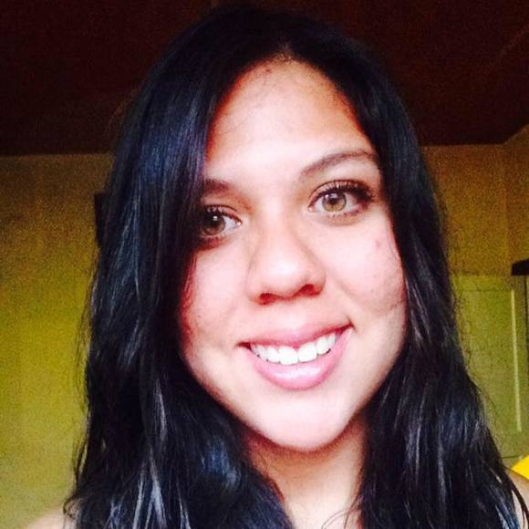 Meet your Posher, Alejandra