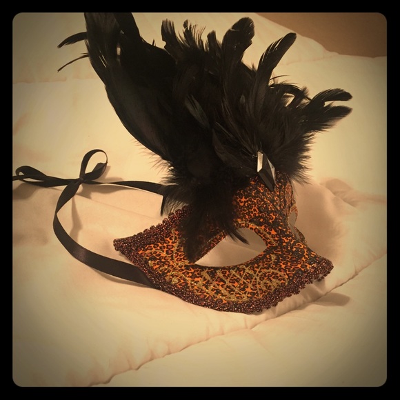 NWOT Leopard/Cheetah Masquerade Mask