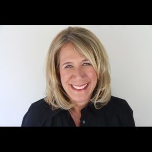 Meet your Posher, Pamela